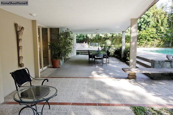 44rear-patio-1