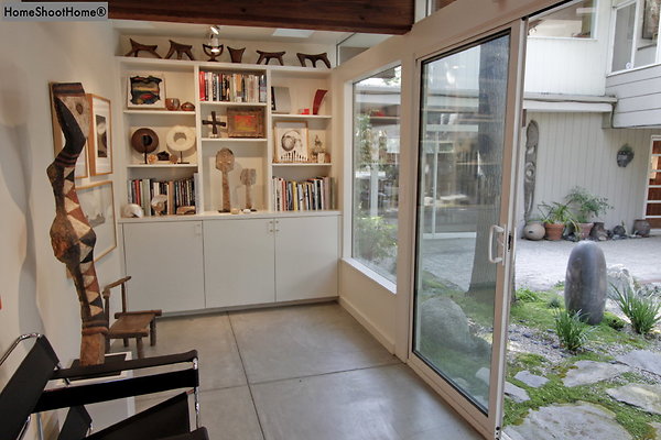 43gallery-interior-reverse-1
