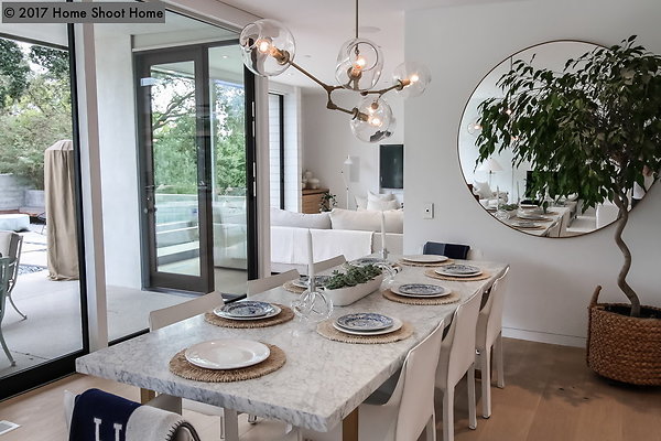 09dining-area