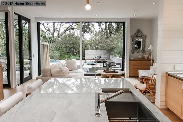 18kitchen-to-family-room