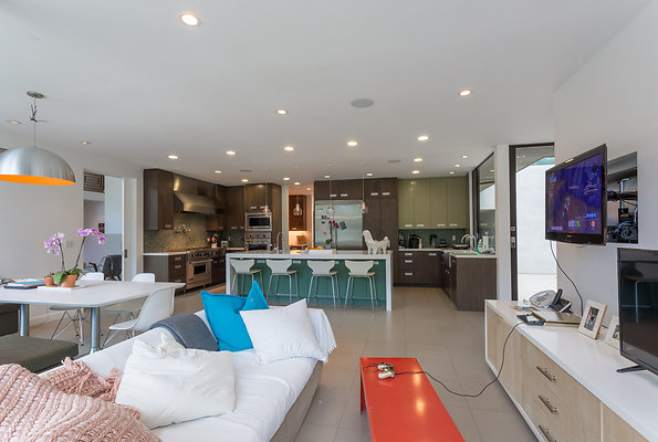 eastwestlocationsincIMG-04339