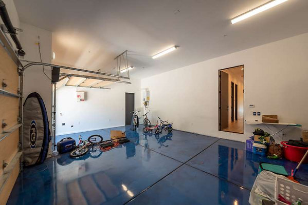 12057 garage 3