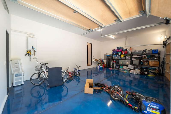 12057 garage 4