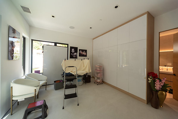 13828 studio 4