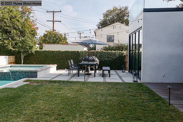 53backyard-side-view