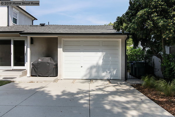 69rear-entrance-to-garage