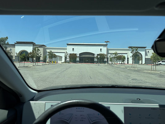 SCV-Vacant Joann Santa Clarita