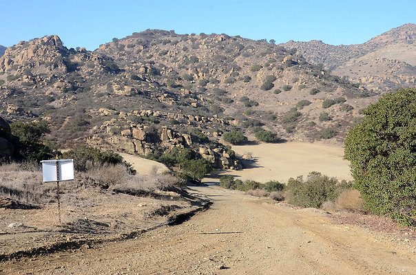 Main Road - Dirt Pads