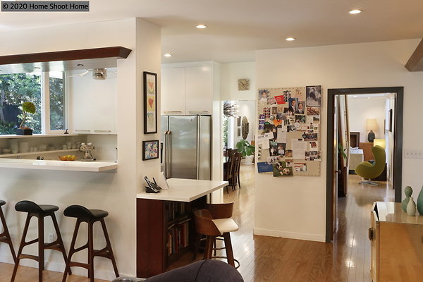 18family-room-to-kitchen
