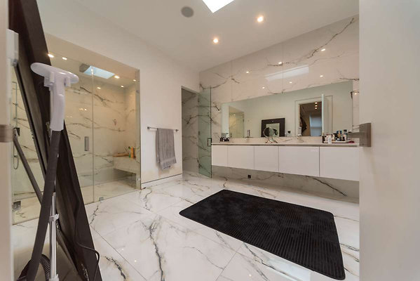 12762 bath 1