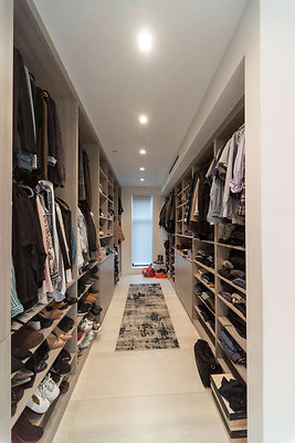 12762 closet 1