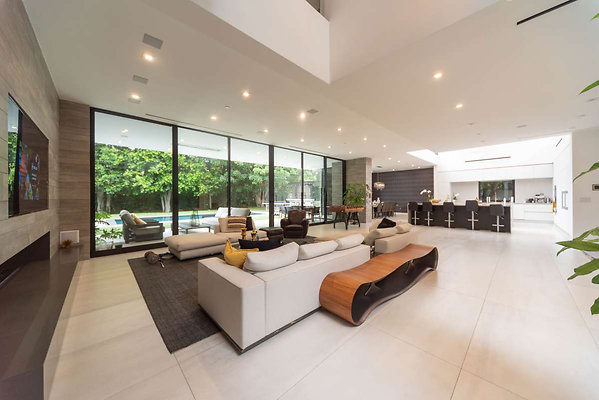 12762 living 8