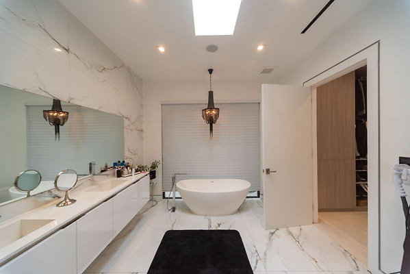 12762 bath 2