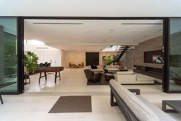 12762 living 5