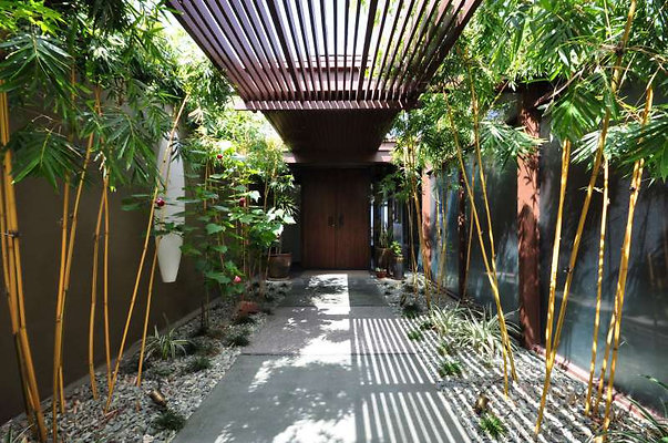 9103 porch 1