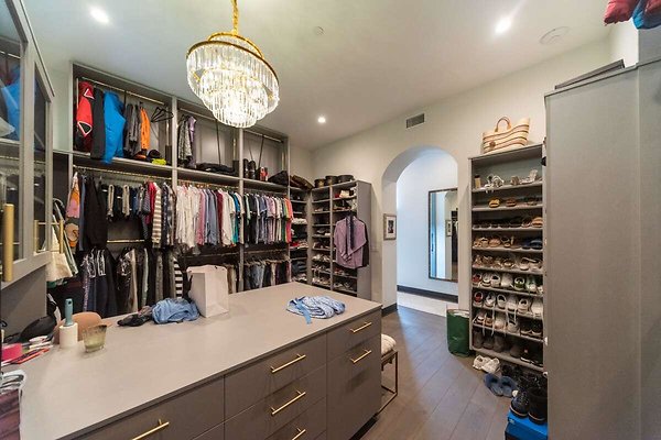 14087 closet 2