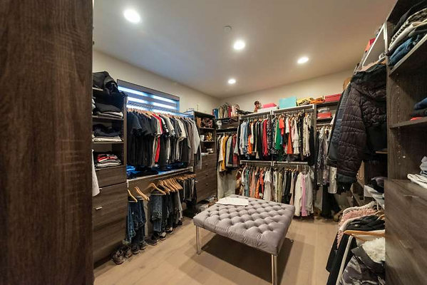12127 closet 1