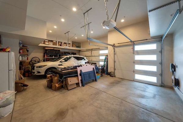 12127 garage 1