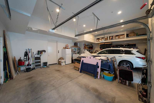 12127 garage 3