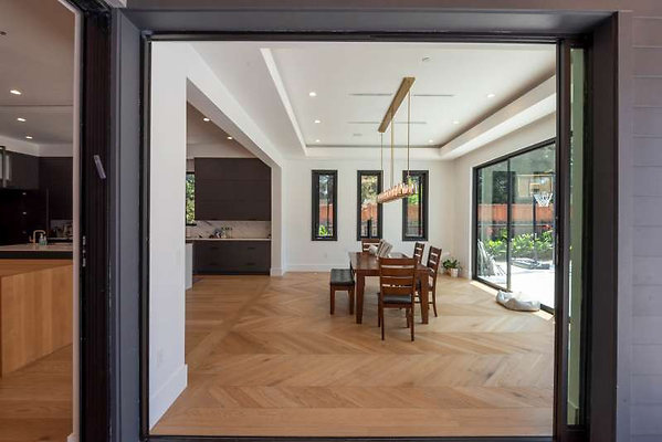 12057 dining 3
