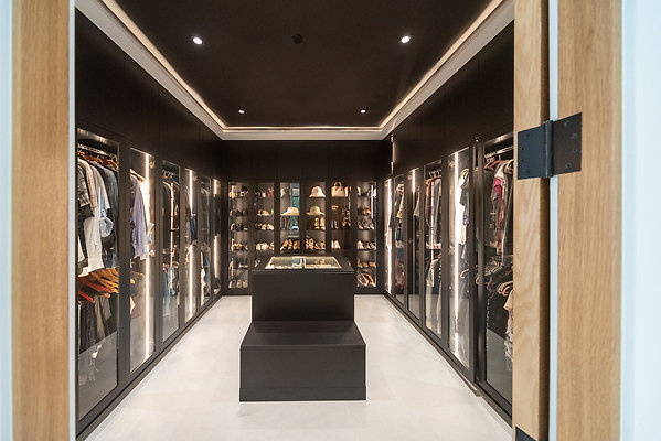 13828 closet 1