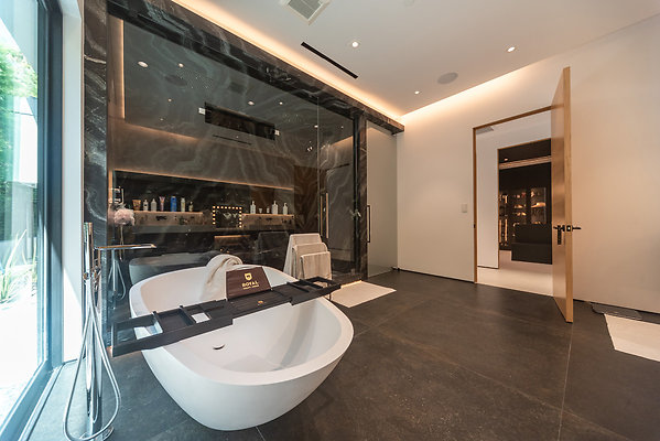 13828 bath 1