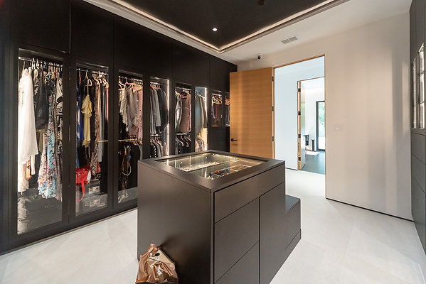 13828 closet 2