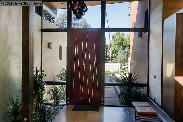 05entrance-reverse