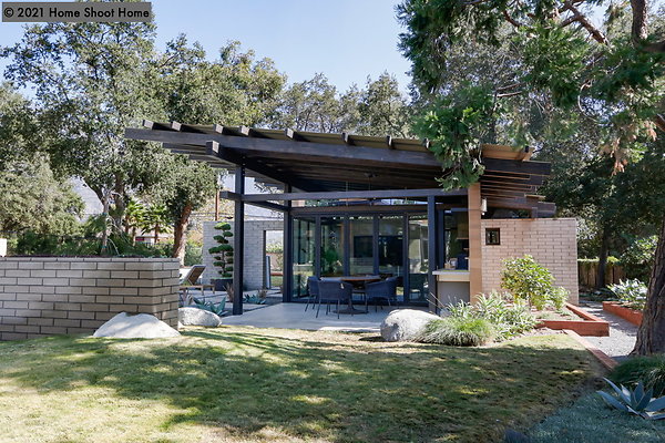 88pool-house
