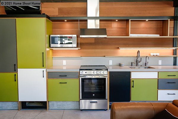 93pool-house-kitchen