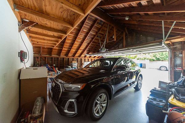 Cast 13683 Woodland Hills