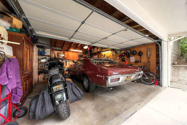 10946 garage 3