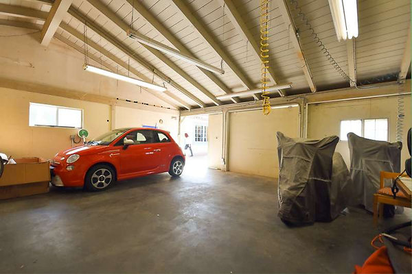 9920 garage 3