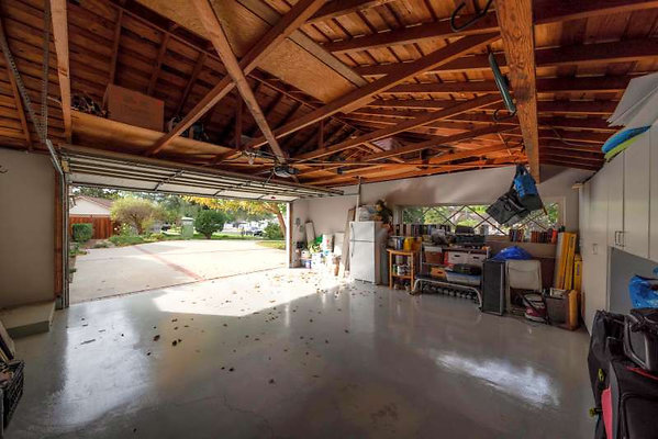 Cast 11301 Woodland Hills